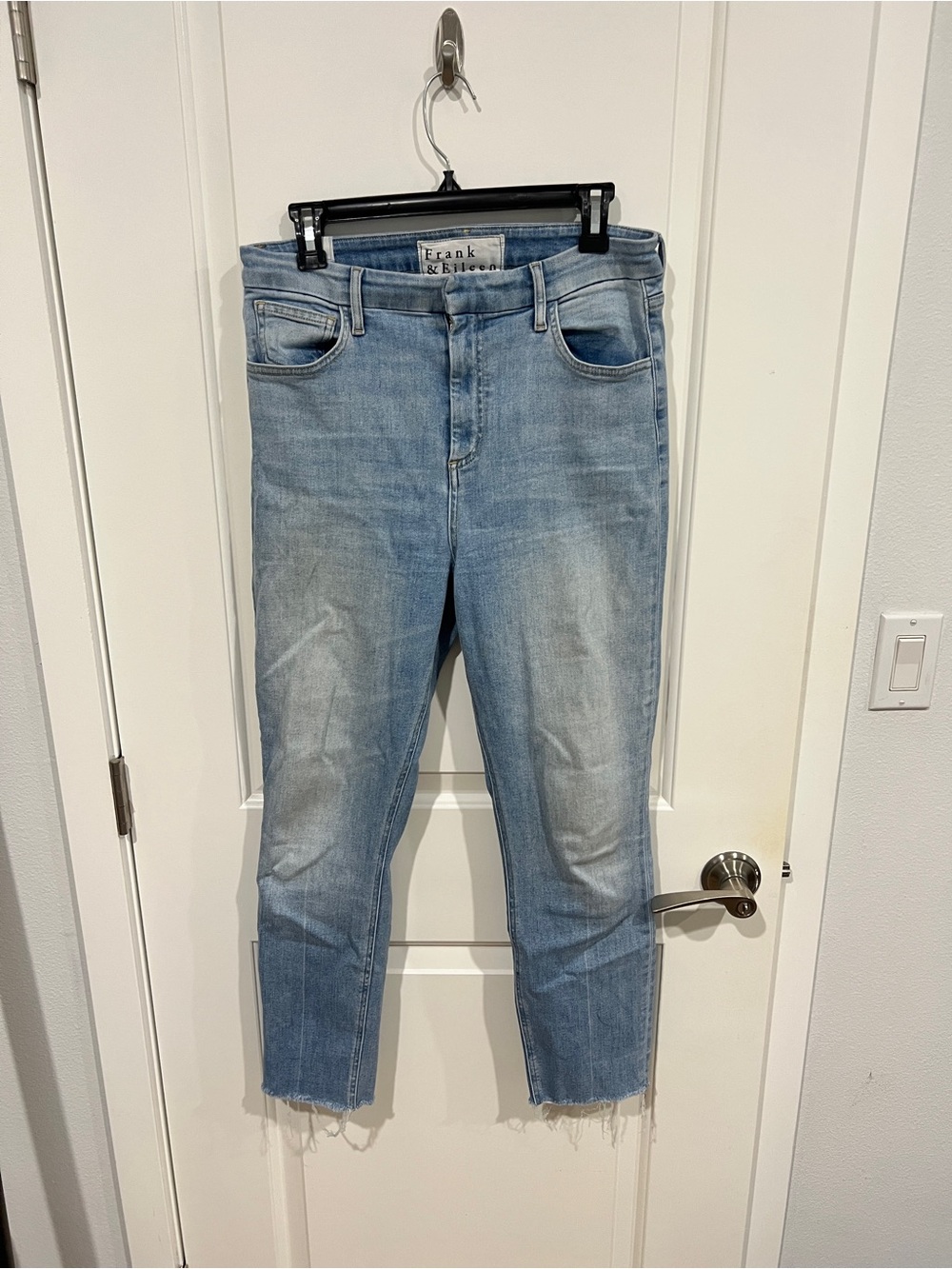 Frank & Eileen Derry Light Washed Jeans - sz 30